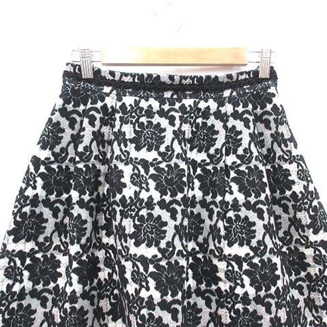 QUEENS COURT(クイーンズコート)のクイーンズコート フレアスカート ひざ丈 花柄 フロッキー チェック 2 黒  レディースのスカート(ひざ丈スカート)の商品写真