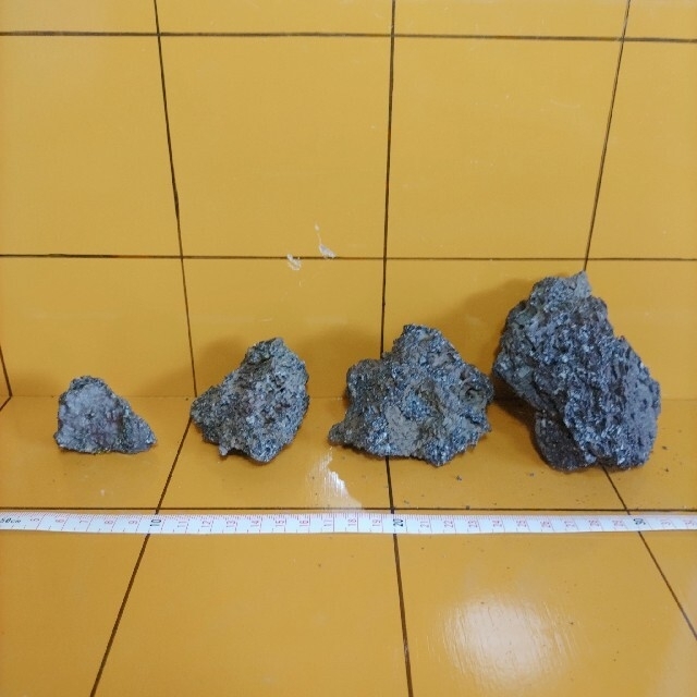富士山 溶岩石 小粒 2kg　50-100mm 黒色　アクアリウム　水槽　盆栽