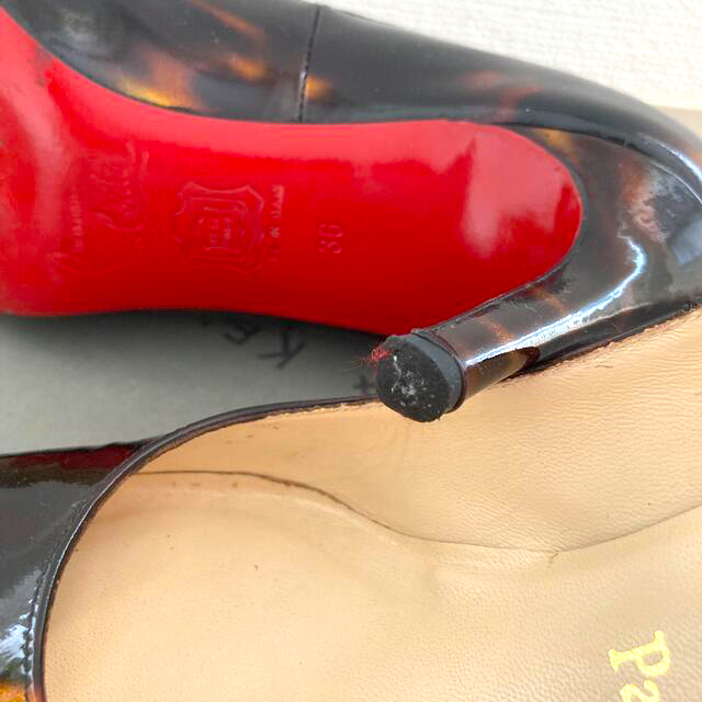 Christian Louboutin(クリスチャンルブタン)のクリスチャンルブタン　パテントパンプス　36 レディースの靴/シューズ(ハイヒール/パンプス)の商品写真