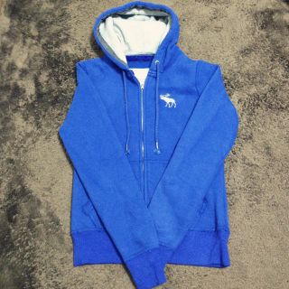 アバクロンビーアンドフィッチ(Abercrombie&Fitch)のアバクロパーカー♡ブルーSサイズ(パーカー)