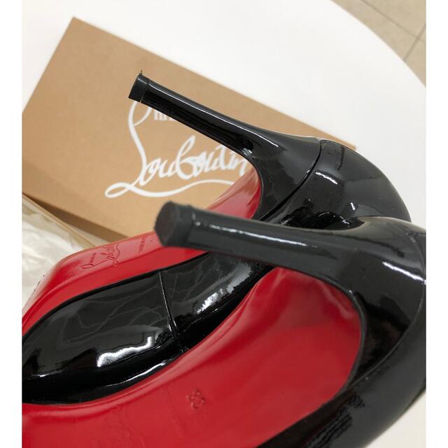 美品 サイズ38 クリスチャン ルブタン シンプル パンプス ブラック エナメル レディースの靴/シューズ(ハイヒール/パンプス)の商品写真