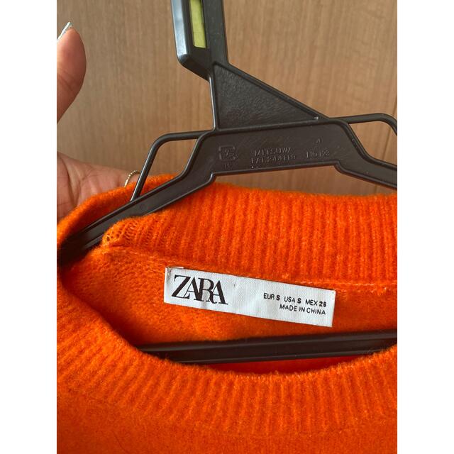 ZARA(ザラ)の【ZARA】【今季　人気完売商品】 【オーバーサイズニットセーター/オレンジ】S レディースのトップス(ニット/セーター)の商品写真