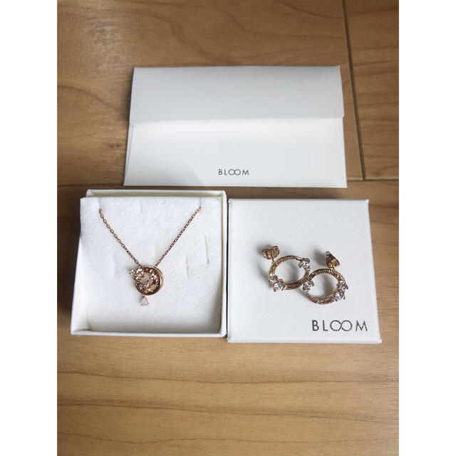 BLOOM(ブルーム)のブルーム　ピアス・ネックレス　セット レディースのアクセサリー(ネックレス)の商品写真