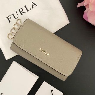 フルラ(Furla)の最新モデル 【新品】FURLA フルラキーケース グレー(キーケース)