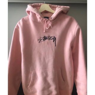 ステューシー(STUSSY)の★大人気★stussy パーカー　ピンク　M(パーカー)