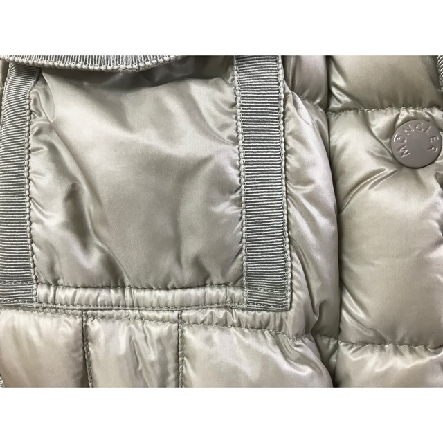 MONCLER(モンクレール)の正規保証　モンクレール　エルミンヌ　2 シャンパン　ベージュ　美品　保5001 レディースのジャケット/アウター(ダウンコート)の商品写真