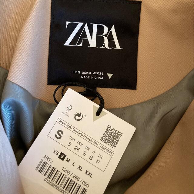 ZARA(ザラ)のZARA  異素材　ショートトレンチコート　S レディースのジャケット/アウター(トレンチコート)の商品写真