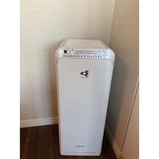 ダイキン(DAIKIN)のダイキン工業　加湿空気清浄機　MCK55S-W ※フィルター新品(空気清浄器)