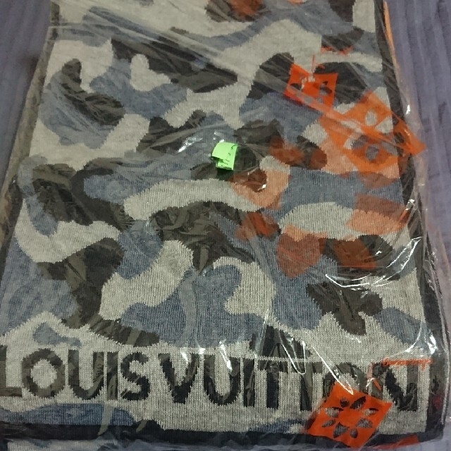 LOUIS VUITTON(ルイヴィトン)のルイヴィトン レディースのファッション小物(マフラー/ショール)の商品写真