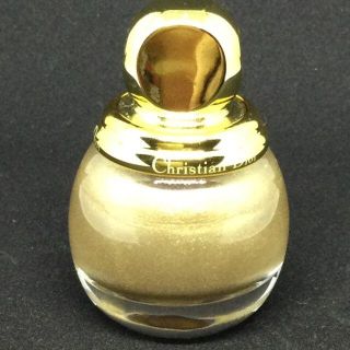 クリスチャンディオール(Christian Dior)のディオール ヴェルニ ディオリフィック ゴールドベース(マニキュア)