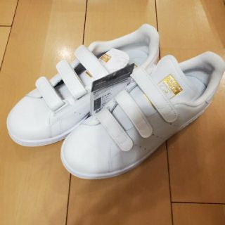 アディダス(adidas)のアディダス ゴールド ベルクロ 23(スニーカー)