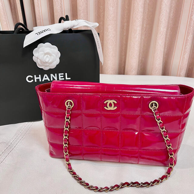 【取引中】CHANEL チョコバーエナメルバッグ チェーンバッグ