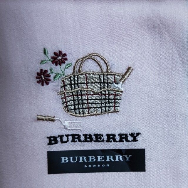 BURBERRY(バーバリー)の新品　BURBERRYハンカチ3枚セット&ミニタオルハンカチ レディースのファッション小物(ハンカチ)の商品写真