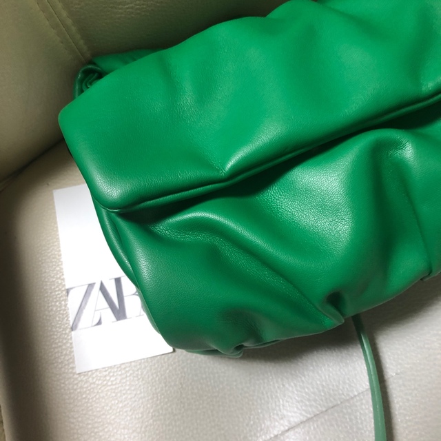 ZARA(ザラ)のzaraバック レディースのバッグ(ショルダーバッグ)の商品写真