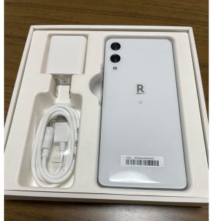 ラクテン(Rakuten)の楽天モバイル Rakuten Hand 楽天ハンド ホワイト 未使用に近い(スマートフォン本体)