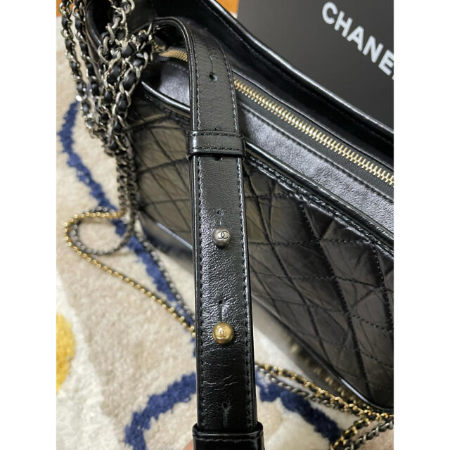 CHANEL(シャネル)の【専用】Chanel ガブリエル ドゥ シャネル ホーボーバッグ　新品未使用 レディースのバッグ(ショルダーバッグ)の商品写真