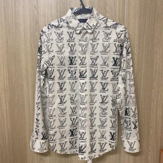 ルイヴィトン(LOUIS VUITTON)のLOUIS VUITTON プレイスグラフィティ シャツ(シャツ)