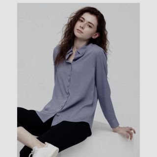 ユニクロ(UNIQLO)の新品　ユニクロ　レーヨン　ブラウス　(シャツ/ブラウス(長袖/七分))