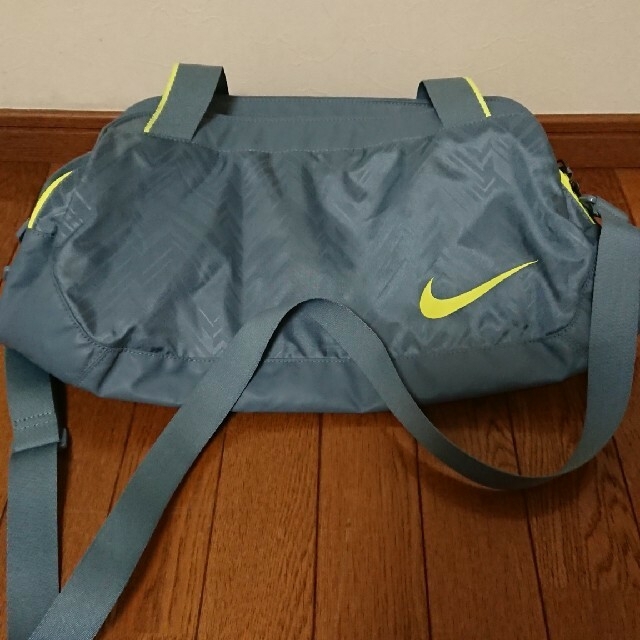 NIKE(ナイキ)のNIKEスポーツバッグ レディースのバッグ(ショルダーバッグ)の商品写真