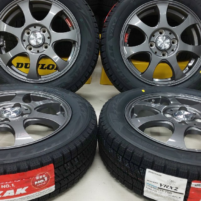 BRIDGESTONE(ブリヂストン)の送料無料！新品ブリヂストンVRX2 155/65R14×一部難あり 14インチ 自動車/バイクの自動車(タイヤ・ホイールセット)の商品写真