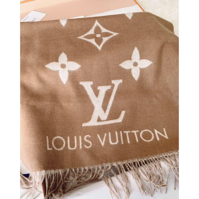 LOUIS VUITTON(ルイヴィトン)のエシャルプ･レイキャビック　ルイヴィトン　新品　ストール　マフラー レディースのファッション小物(マフラー/ショール)の商品写真