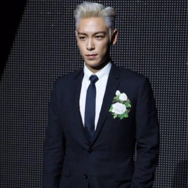 DIOR HOMME - 【BIGBANG・山下智久着】Dior homme 16ss 白薔薇 DIOR HOMME - 【BIGBANG・山下智久着】Dior homme 16ss 白薔薇