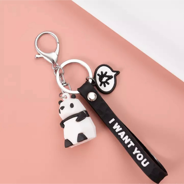 【新品未使用】大人気　可愛い　パンダ　キーホルダー　panda エンタメ/ホビーのアニメグッズ(キーホルダー)の商品写真