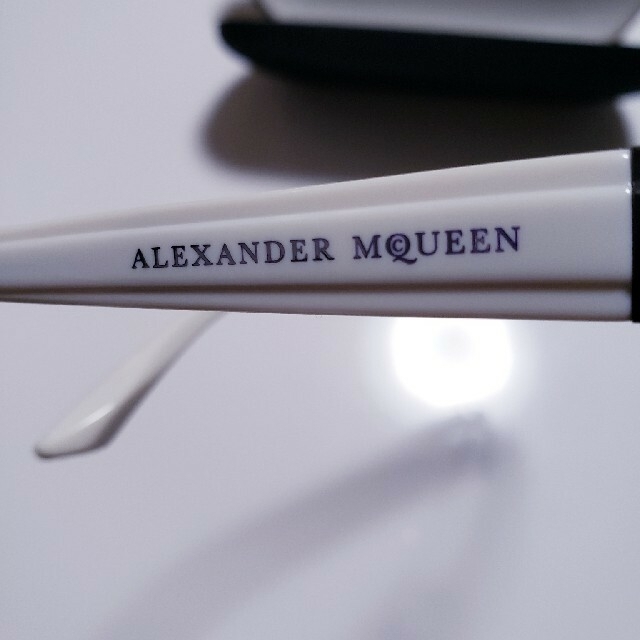 Alexander McQueen(アレキサンダーマックイーン)のALEXANDER McQUEEN　メガネ メンズのファッション小物(サングラス/メガネ)の商品写真