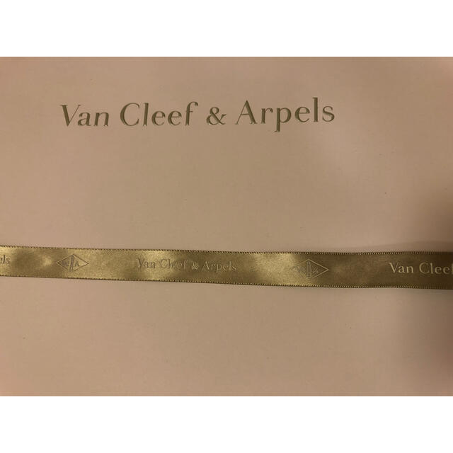 Van Cleef  Arpels - ヴァンクリーフ 紙袋 ２枚 ＆ リボンの通販 by ʕ•̫͡•ʕ•̫͡•ʔ｜ヴァンクリーフ アンドアーペルならラクマ