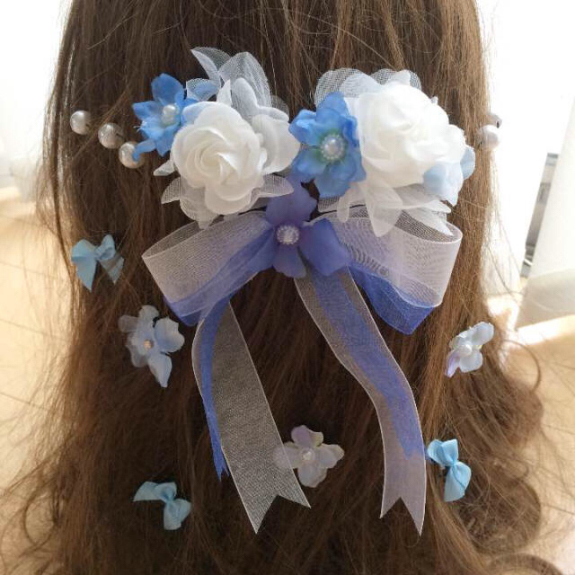 ラプンツェルハーフアップ髪飾り♡青♡水色 リボンバージョンの ラプンツェルハーフアップ髪飾り♡青♡水色 リボンバージョンの