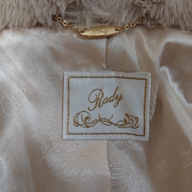 Rady(レディー)のお値下げ Radey レディー ファー コート フード付き レディースのジャケット/アウター(毛皮/ファーコート)の商品写真