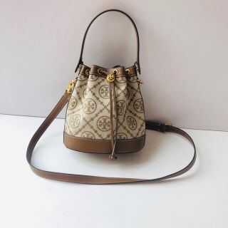 新品 トリーバーチ Tモノグラムジャガード ミニバケットバッグ ショルダーバッグ 新品 トリーバーチ Tモノグラムジャガード ミニバケットバッグ ショルダーバッグ
