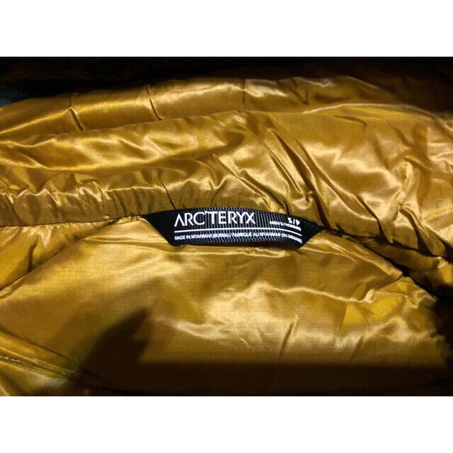 ARC'TERYX(アークテリクス)のあいうえお様専用激レアアークテリクス ソリウムARフーディ24k black メンズのジャケット/アウター(ダウンジャケット)の商品写真