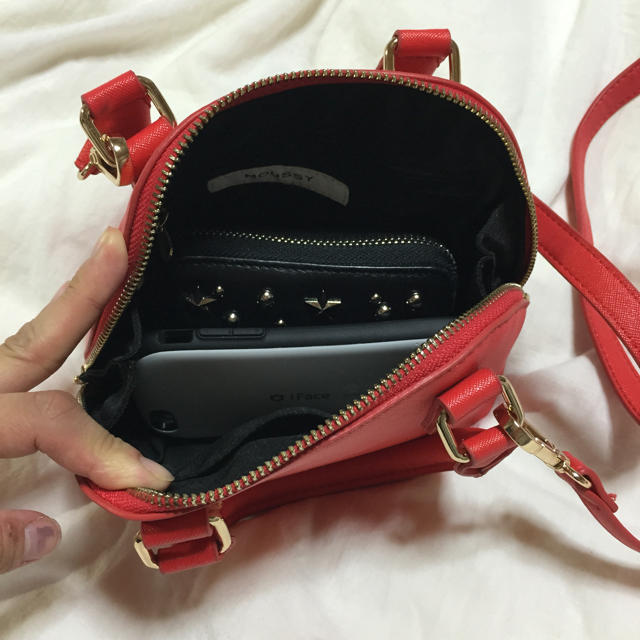 moussy(マウジー)のMOUSSY 美品 ミニバック RED レディースのバッグ(ショルダーバッグ)の商品写真