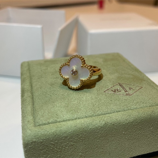 Van Cleef & Arpels(ヴァンクリーフアンドアーペル)の【Iikko様専用】VanCleef&Arpels ヴァンクリーフ　リング　9号 レディースのアクセサリー(リング(指輪))の商品写真