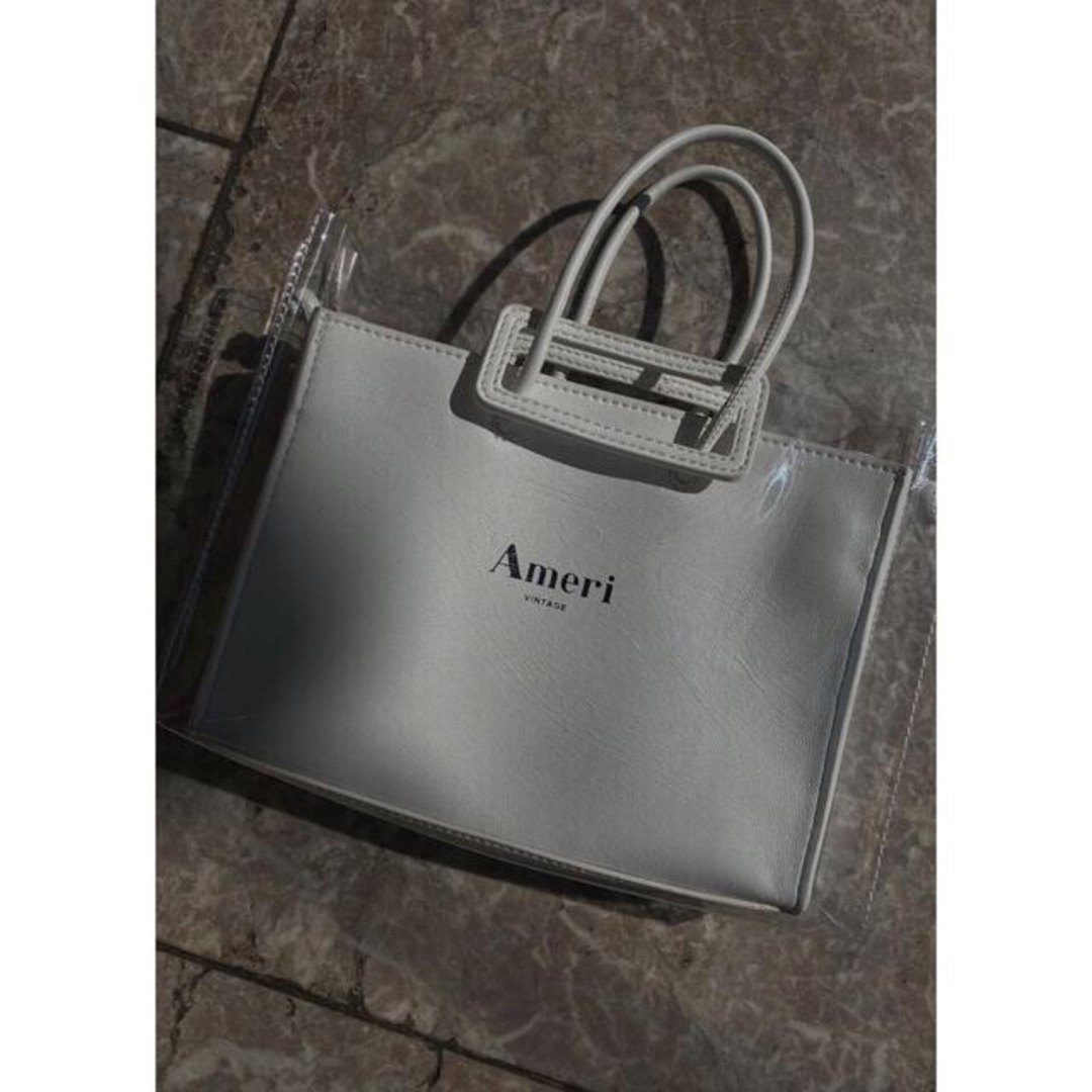 Ameri VINTAGE(アメリヴィンテージ)の新品未使用 ❣️AMERI rain cover shopper bag (白) レディースのバッグ(ショルダーバッグ)の商品写真