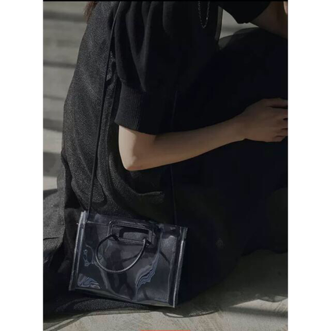 Ameri VINTAGE(アメリヴィンテージ)のAMERI rain cover shopper bag (黒) 新品 レディースのバッグ(ショルダーバッグ)の商品写真