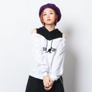 カンゴール(KANGOL)のお値下げしました✩.*˚ KANGOL 肩出しパーカー(パーカー)