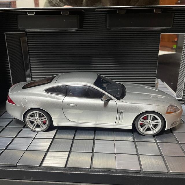 オートアート1/18 ジャガー XKクーペ シルバー