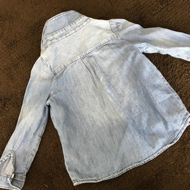 babyGAP(ベビーギャップ)のbaby Gap デニムシャツ キッズ/ベビー/マタニティのキッズ服女の子用(90cm~)(その他)の商品写真