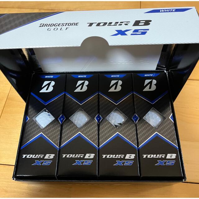 BRIDGESTONE(ブリヂストン)のブリヂストン　TOUR B XS ツアーb ボール　1ダース　新品 スポーツ/アウトドアのゴルフ(その他)の商品写真