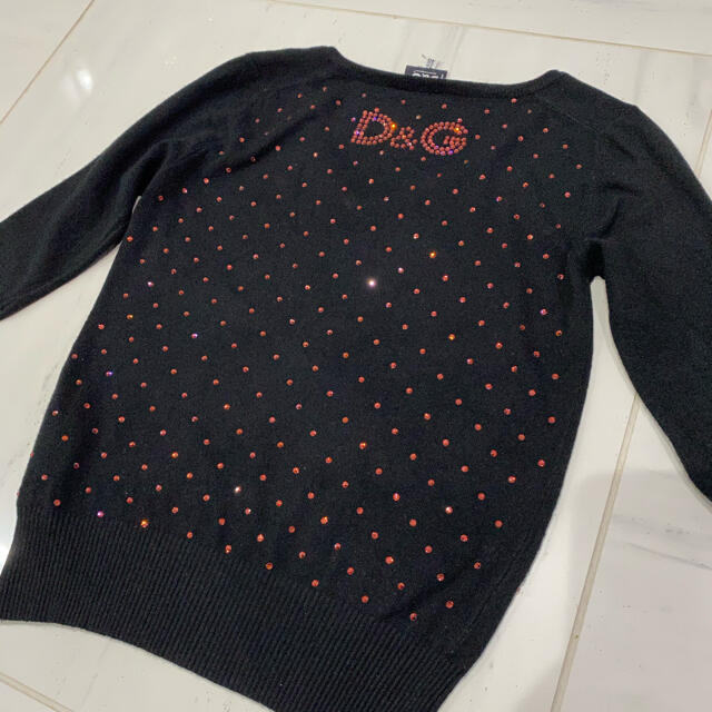 D&G(ディーアンドジー)の値下げ‼️Ｄ＆Ｇ　薄手ニット　ラインストーン レディースのトップス(ニット/セーター)の商品写真