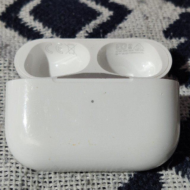 Apple AirPods Pro 充電ケースのみ ヘッドフォン+イヤフォン