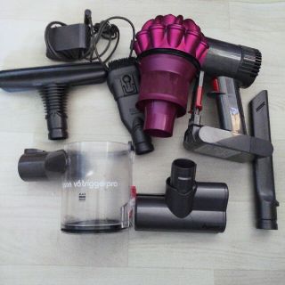 ダイソン(Dyson)のダイソン V6 ハンディ掃除機　アタッチメント4種類(掃除機)