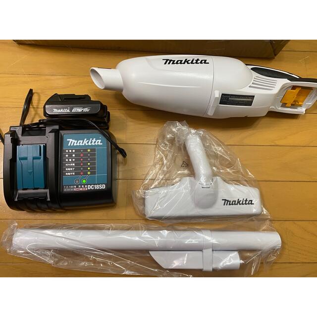 Makita(マキタ)のマキタ充電式クリーナ　充電器・バッテリ（1コ）付 スマホ/家電/カメラの生活家電(掃除機)の商品写真