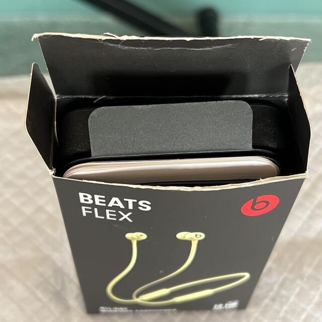 Beats by Dr Dre(ビーツバイドクタードレ)のBEATS FLEX ユズイエロー ワイヤレスイヤホン スマホ/家電/カメラのオーディオ機器(ヘッドフォン/イヤフォン)の商品写真