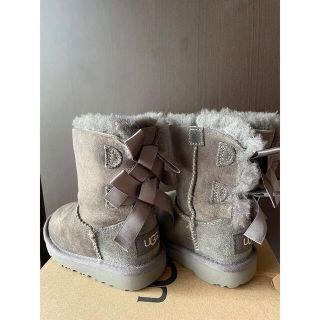 アグ(UGG)のUGG リボン　ブーツ　サイズ7 (ブーツ)