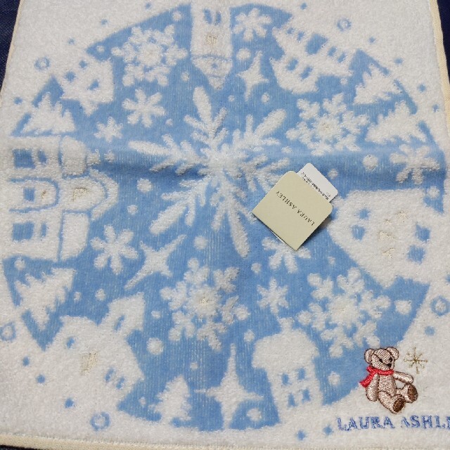 LAURA ASHLEY(ローラアシュレイ)のローラーアシュレイ☆タオルハンカチ レディースのファッション小物(ハンカチ)の商品写真
