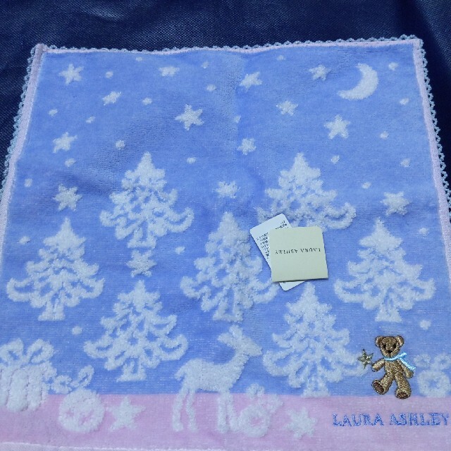 LAURA ASHLEY(ローラアシュレイ)のローラーアシュレイ☆タオルハンカチ レディースのファッション小物(ハンカチ)の商品写真