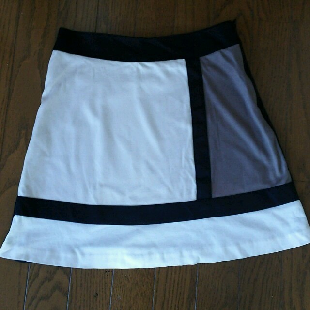 GRACE CONTINENTAL(グレースコンチネンタル)のダイアグラムdiagram配色スカートグレースコンチネンタル レディースのスカート(ミニスカート)の商品写真